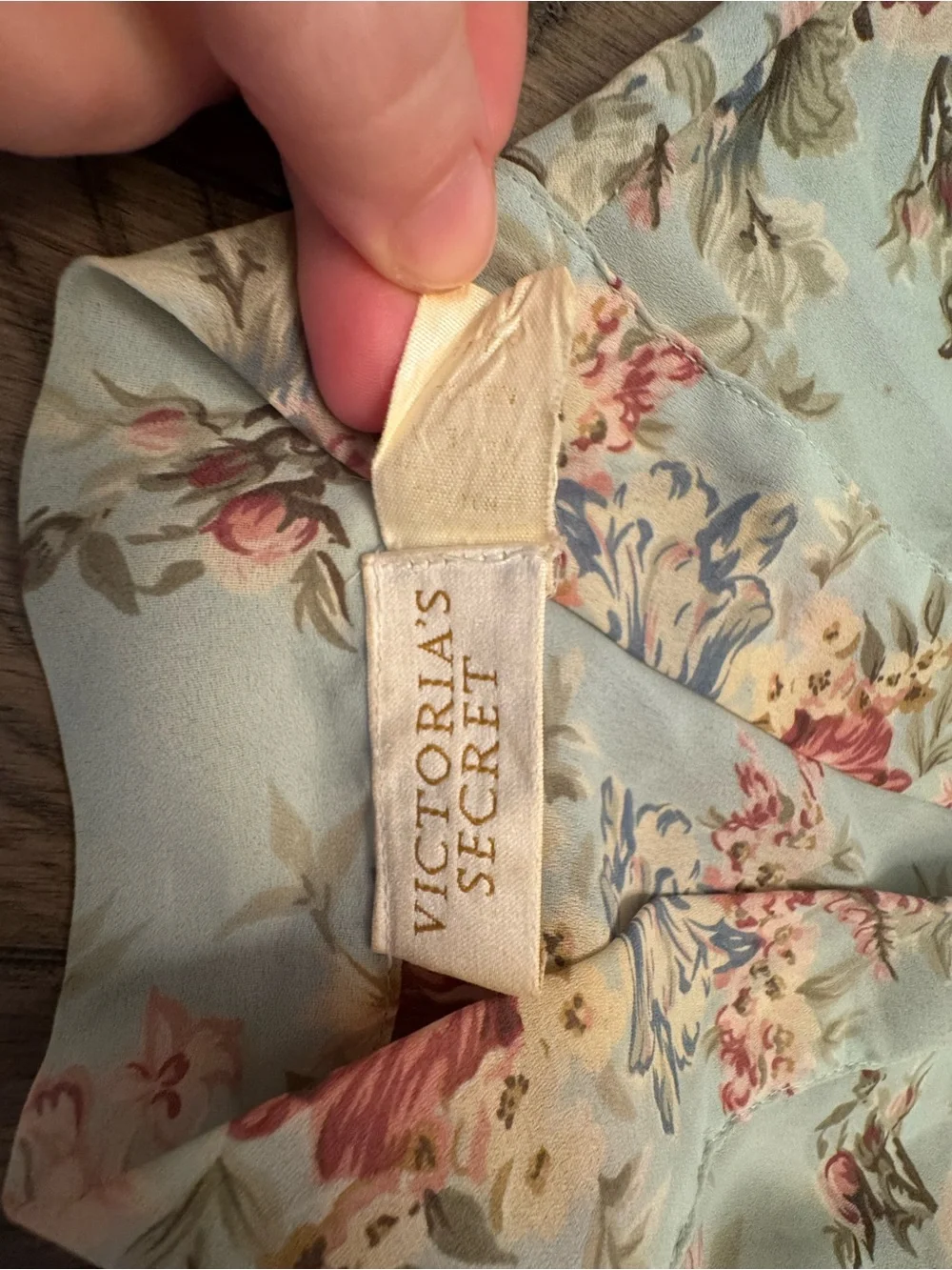 VICTORIA’S SECRET Vintage Chemise and Robe Set with Pink & Cream Blooms, Floral